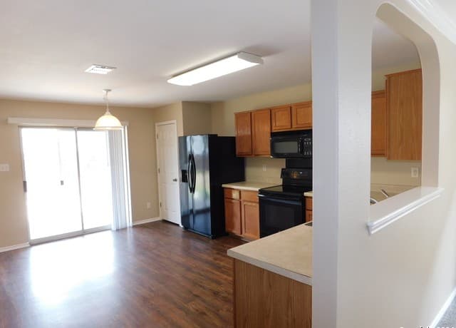 rental at 9013  Barkwood in Universal City, TX — photo 3