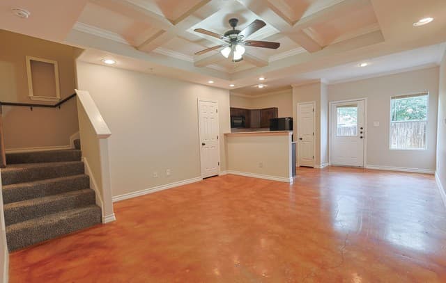 rental at 5015  Stowers Blvd in San Antonio, TX — photo 3