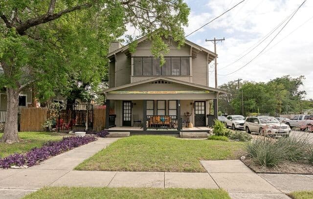 rental at 200  Queen Anne Ct Unit 200B in San Antonio, TX — photo 1