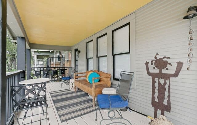 rental at 200  Queen Anne Ct Unit 200B in San Antonio, TX — photo 2
