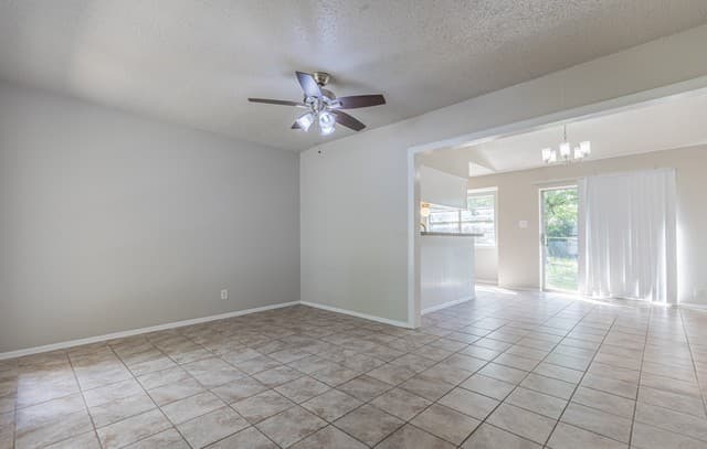 rental at 2306  Fairhill St in San Antonio, TX — photo 4