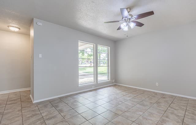 rental at 2306  Fairhill St in San Antonio, TX — photo 5