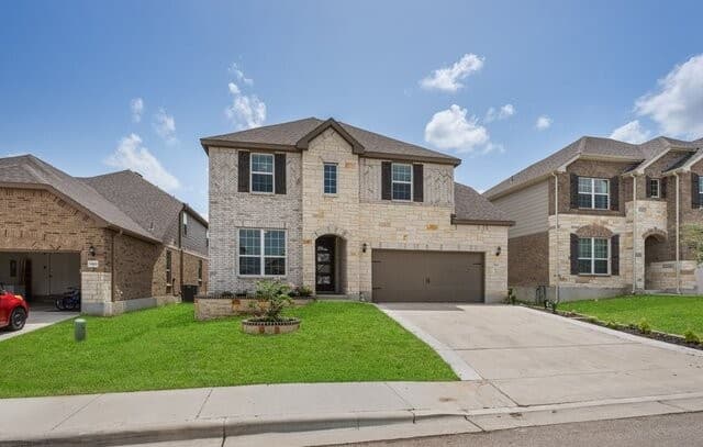 4-bedroom rental at 942 Blue Violet in New Braunfels, TX — photo 2