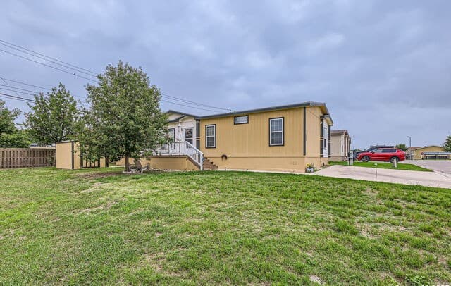 rental at 414  Bucks Circle in Converse, TX — photo 2