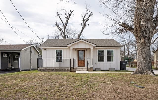 rental at 839  Oasis St in New Braunfels, TX — photo 1