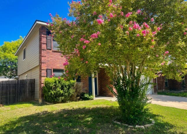 rental at 9023  Pinseeker in Selma, TX — photo 3