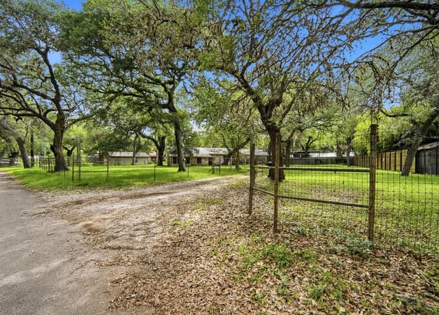 rental at 19214  Grey Forest in Helotes, TX — photo 2