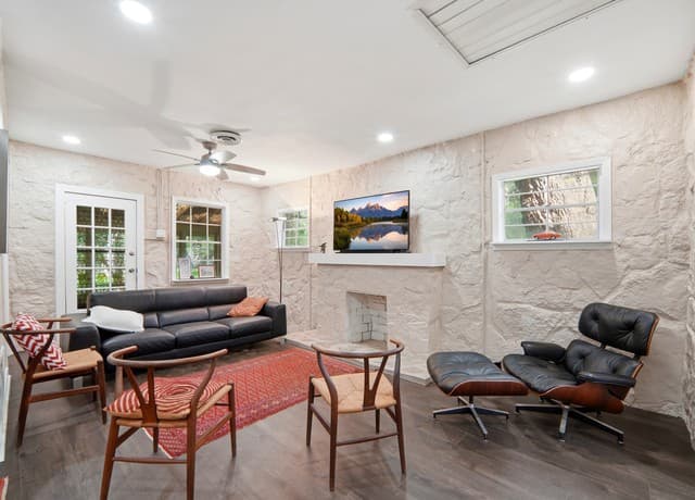 rental at 19214  Grey Forest in Helotes, TX — photo 5
