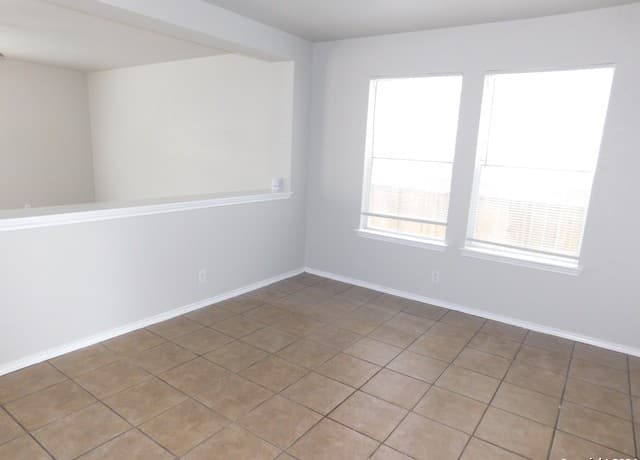 rental at 8014  Braes Run in San Antonio, TX — photo 3