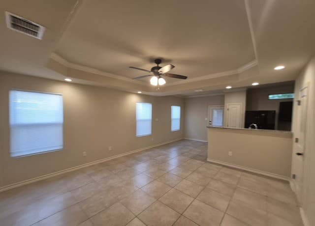 rental at 7026  Lakeview Dr. Unit 101 in San Antonio, TX — photo 2