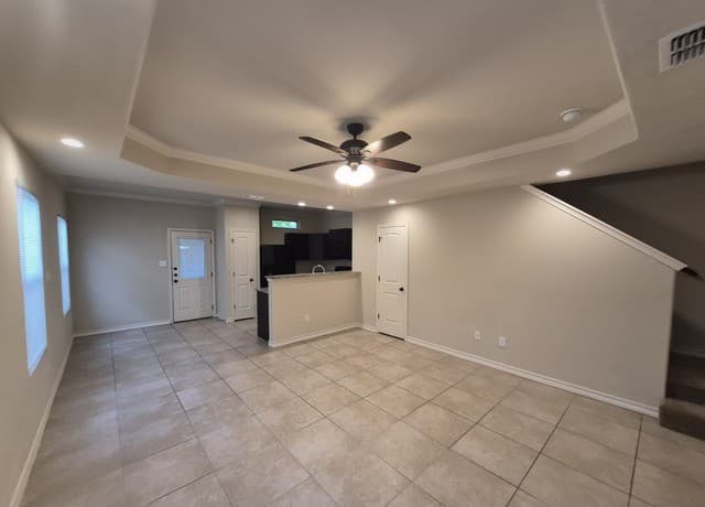 rental at 7026  Lakeview Dr. Unit 101 in San Antonio, TX — photo 5