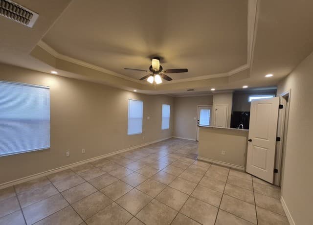 rental at 6850  Lakeview Dr. Unit 101 in San Antonio, TX — photo 2