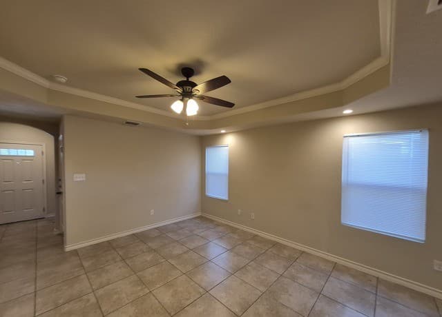 rental at 6850  Lakeview Dr. Unit 101 in San Antonio, TX — photo 3