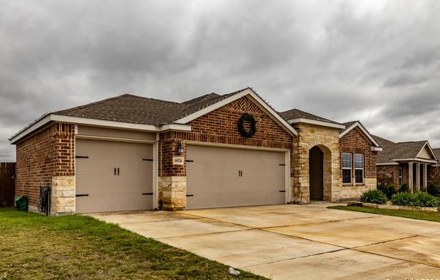 4-bedroom rental at 6026 Ballast Trail in New Braunfels, TX — photo 1