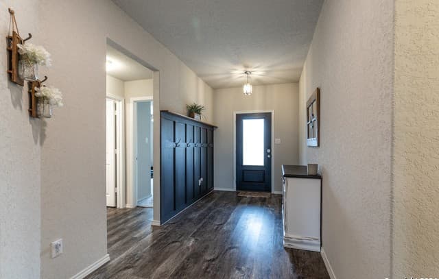 4-bedroom rental at 6026 Ballast Trail in New Braunfels, TX — photo 5