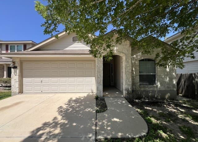 rental at 1535  Hawkwolf Crk in San Antonio, TX — photo 1