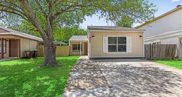 rental at 2823  Ash Field Dr in San Antonio, TX — photo 1