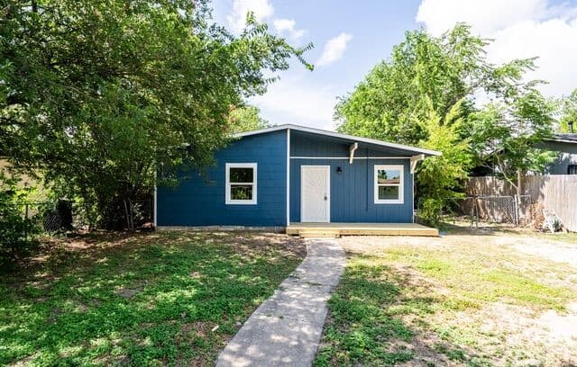 rental at 10  Linden Ave in San Antonio, TX — photo 1
