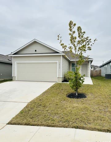 rental at 1435  Riojas Rd in San Antonio, TX — photo 1