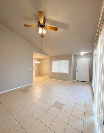 rental at 8023  Laurel Bend in San Antonio, TX — photo 4