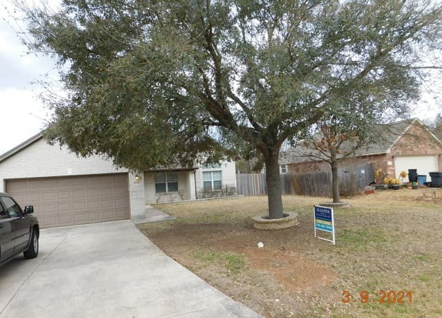rental at 15713  Fair Lane in San Antonio, TX — photo 1