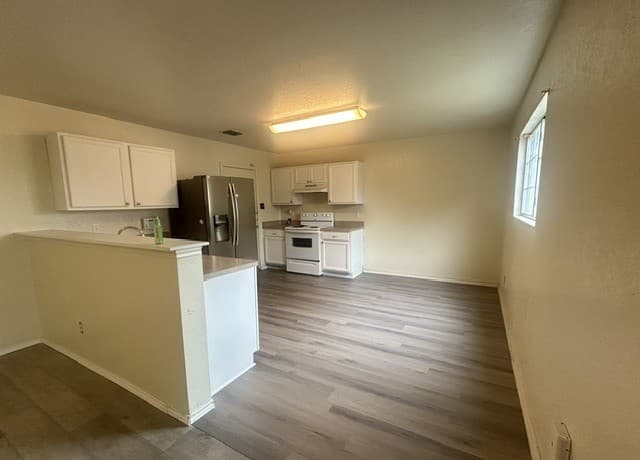 rental at 7715  Burro Bend in San Antonio, TX — photo 5