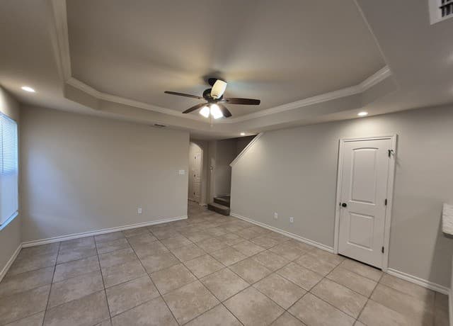 3-bedroom rental at 7042 Lakeview Dr. Unit 102 in San Antonio, TX — photo 4