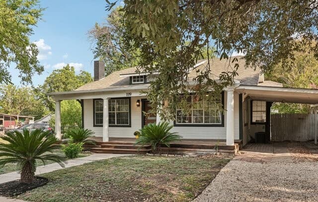 rental at 1119 W Huisache Ave in San Antonio, TX — photo 5