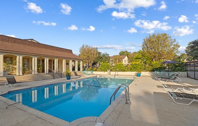 rental at 8702  Village Dr Unit 123 in San Antonio, TX — photo 2