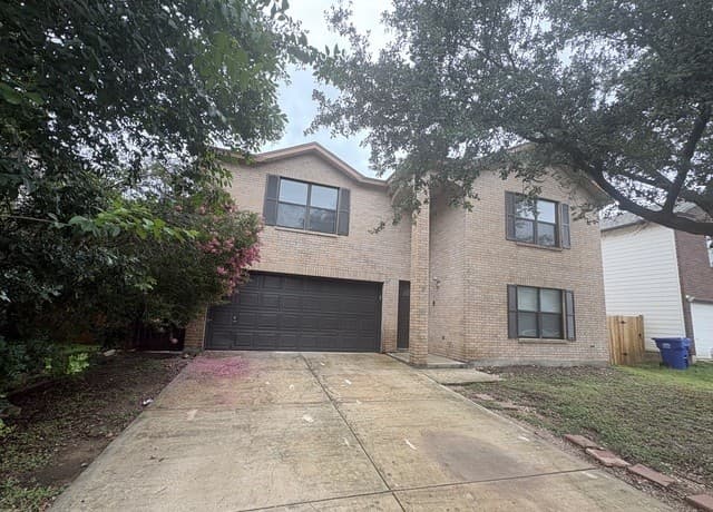rental at 8110  Stagwood Hl in San Antonio, TX — photo 1