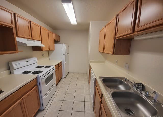 rental at 7959  MG Rd in San Antonio, TX — photo 5
