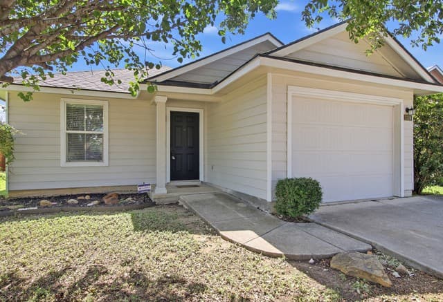 rental at 2334  Camberly Vw in Converse, TX — photo 1