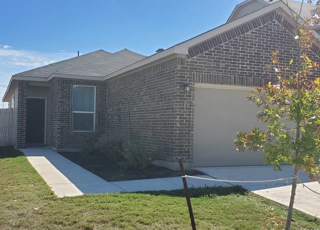 rental at 305 Dakota Crk in New Braunfels TX
