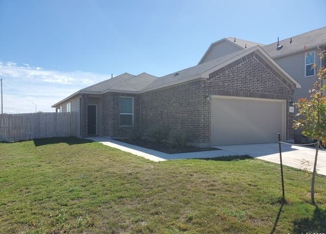 rental at 305  Dakota Crk in New Braunfels, TX — photo 2