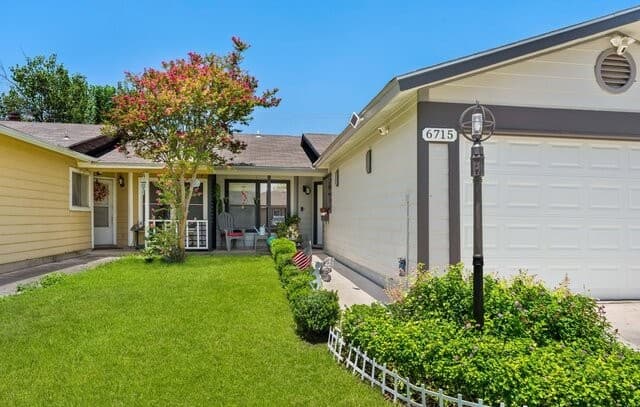 rental at 6715  Hickory Springs Drive in San Antonio, TX — photo 2