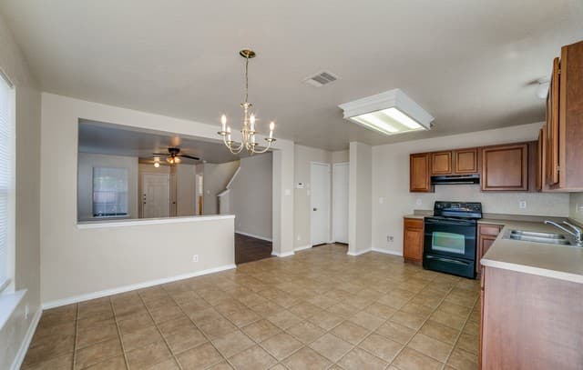 rental at 26  Moondance Hl in San Antonio, TX — photo 3
