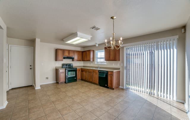 rental at 26  Moondance Hl in San Antonio, TX — photo 5