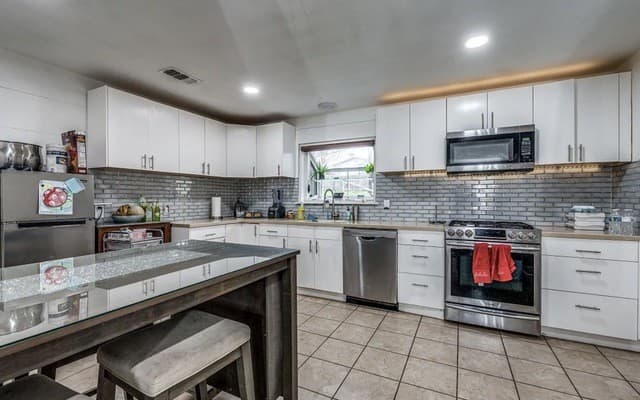 rental at 2219  Westmoor St in San Antonio, TX — photo 1