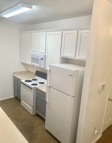 3-bedroom rental at 10706 Mathom Lndg Unit 3 in Universal City, TX — photo 3