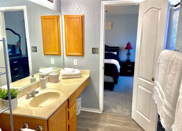 rental at 410  Mahogany Chest in San Antonio, TX — photo 5