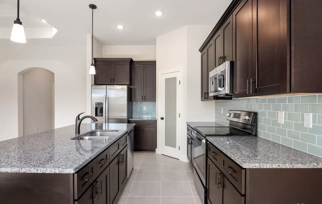 rental at 215  Park Circle in Hondo, TX — photo 1