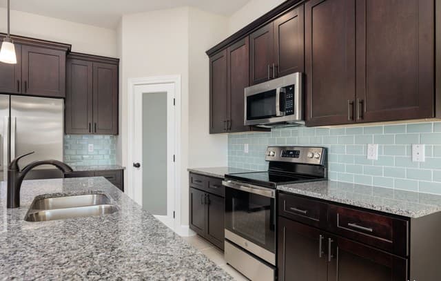 rental at 215  Park Circle in Hondo, TX — photo 2