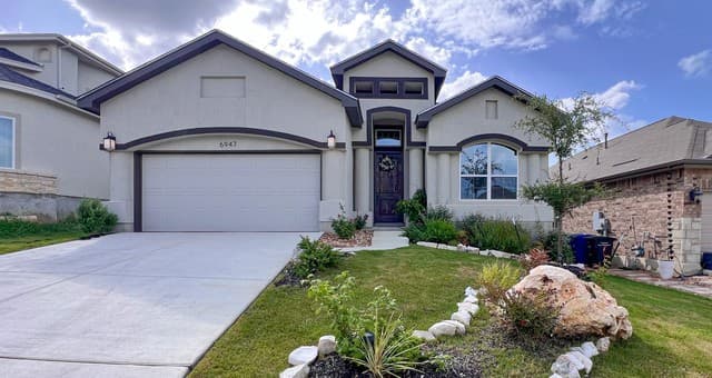 rental at 6947  Comanche Cougar in San Antonio, TX — photo 2