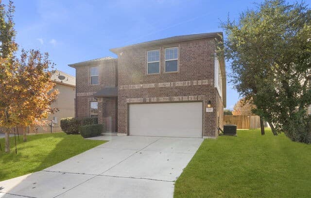rental at 219  Lucchese St in San Antonio, TX — photo 2