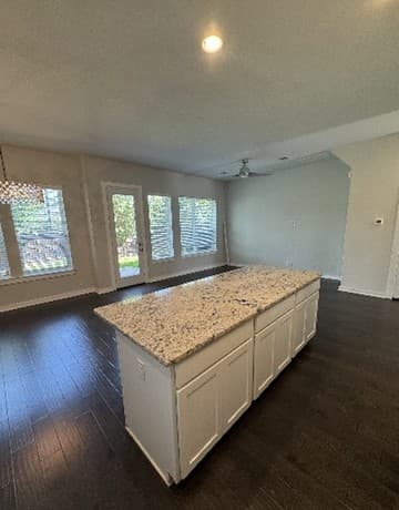 rental at 7914  Roanoke Run Unit UNIT 27 in San Antonio, TX — photo 4