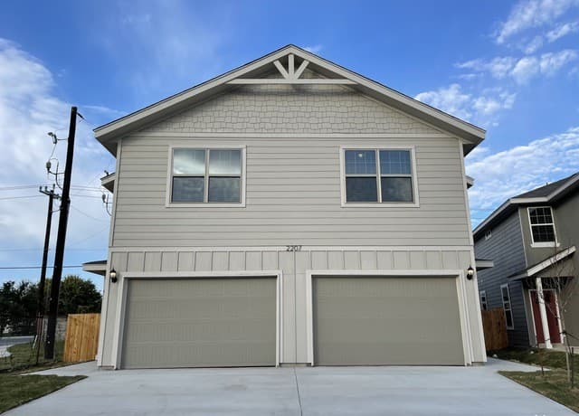 rental at 2207  Lynwood Bnd Unit 101 in San Antonio, TX — photo 1