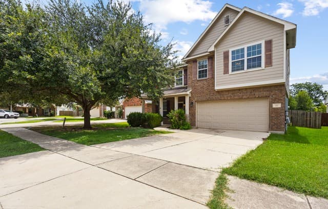 rental at 157  Carmel Dr in Cibolo, TX — photo 2