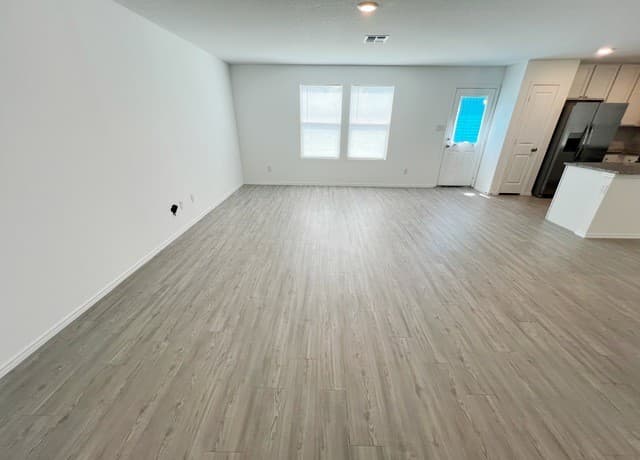 rental at 5433  Calton Bnd in San Antonio, TX — photo 4