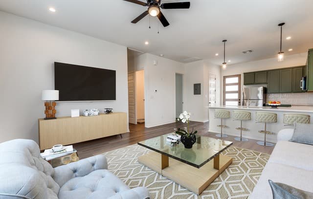 rental at 142  Porter St Unit 1201 in San Antonio, TX — photo 1