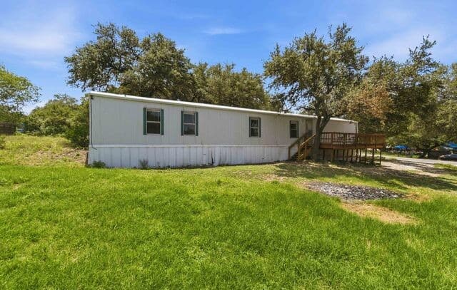 3-bedroom rental at 636 Balsa in Canyon Lake, TX — photo 3